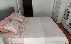White Night City Center Apartman